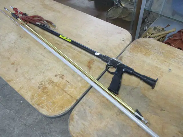 Spears and Gun Image 1++